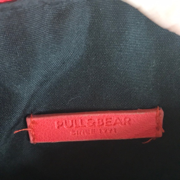 PULL & BEAR Lobster Clutch 🦞 - Picture 6 of 6